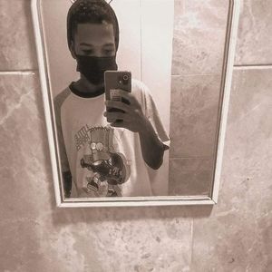 Meet your Posher, Jonathan lazaro